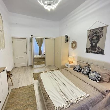 Apartament In Centrul Istoric Oradea Zewnętrze zdjęcie