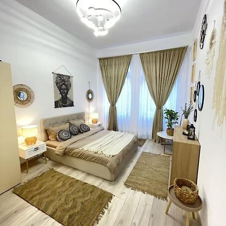 Apartament In Centrul Istoric Oradea Zewnętrze zdjęcie